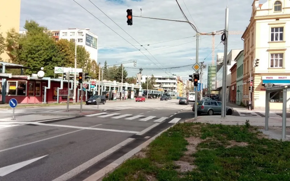 Semafory v křižovatce ulic Pražská a Fráni Šrámka v Českých Budějovicích už fungují.