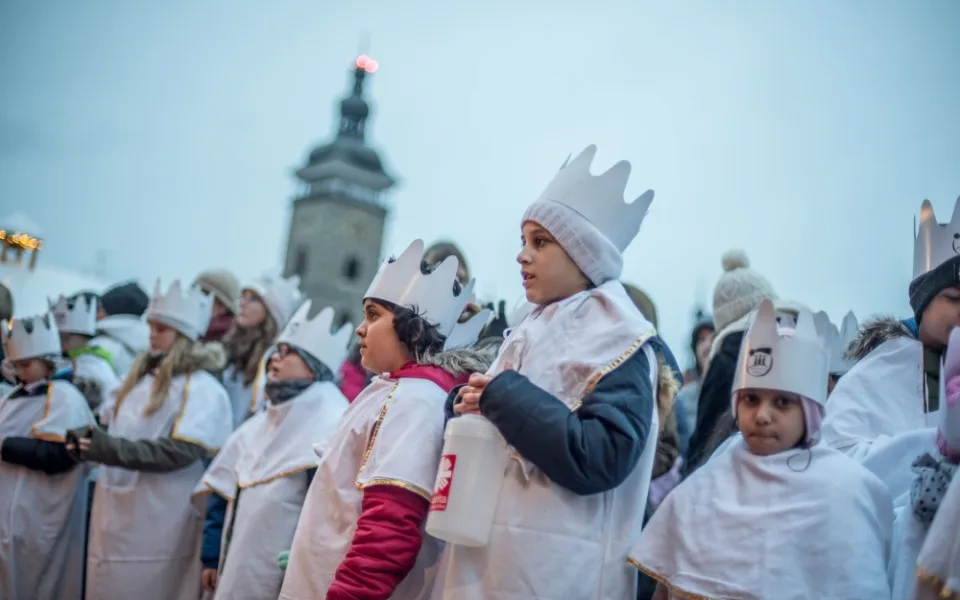Koledníci Tříkrálové sbírky.