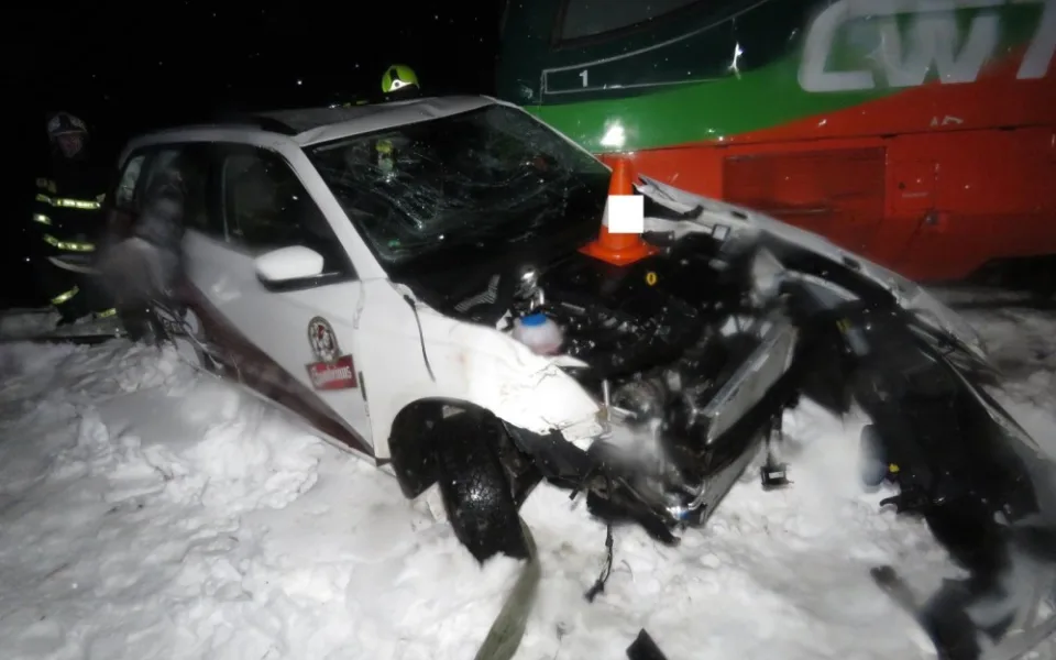 Srážka vlaku s osobním automobilem.