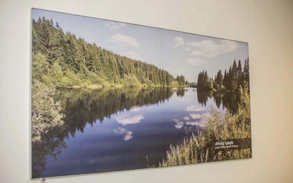 Odpočinkovou zónu zdobí unikátní fotografie