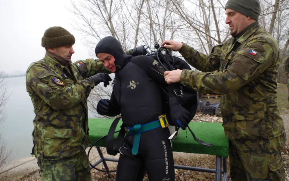 Českou armádu na cvičení zastupovali potápěči 15. ženijního pluku Bechyně