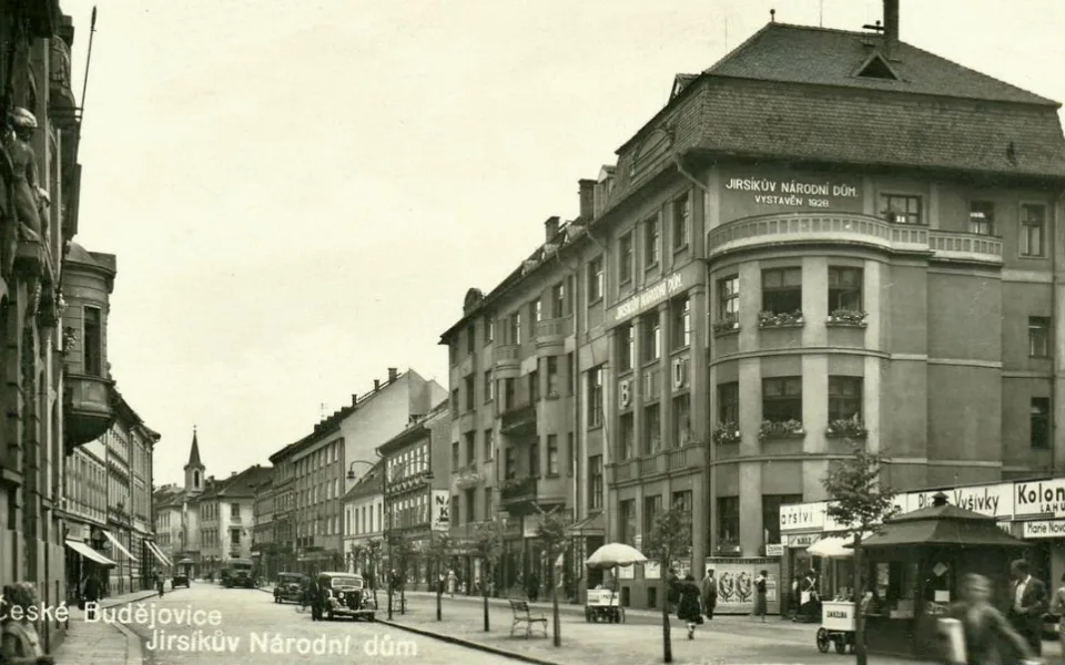 Jirsíkův národní dům zvaný Vatikán po roce 1928 v Lannovce