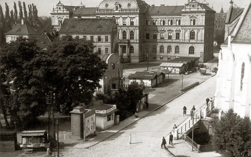 Část dnešního Senovážného náměstí ve 30. letech 20. století.