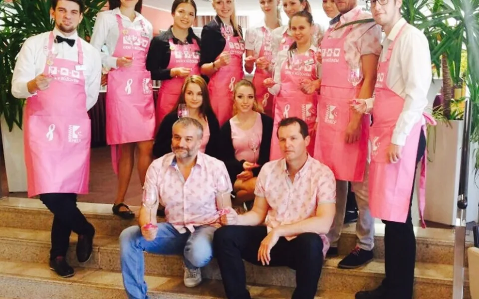Den v růžovém se uskuteční v pátek 4. května v budějckém hotelu Clarion.