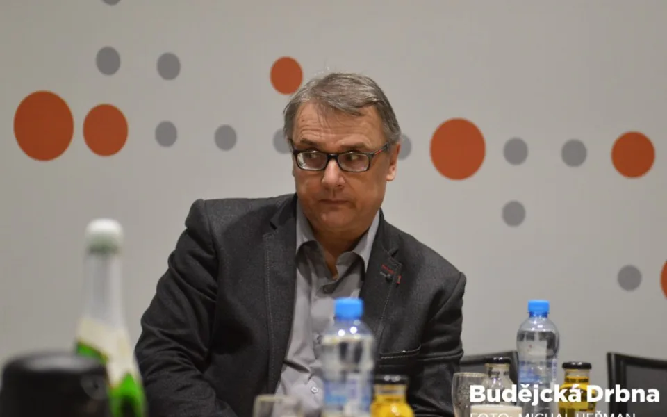 Zdeněk Zuntych při křtu Zlaté okamžiky českobudějovického fotbalu.