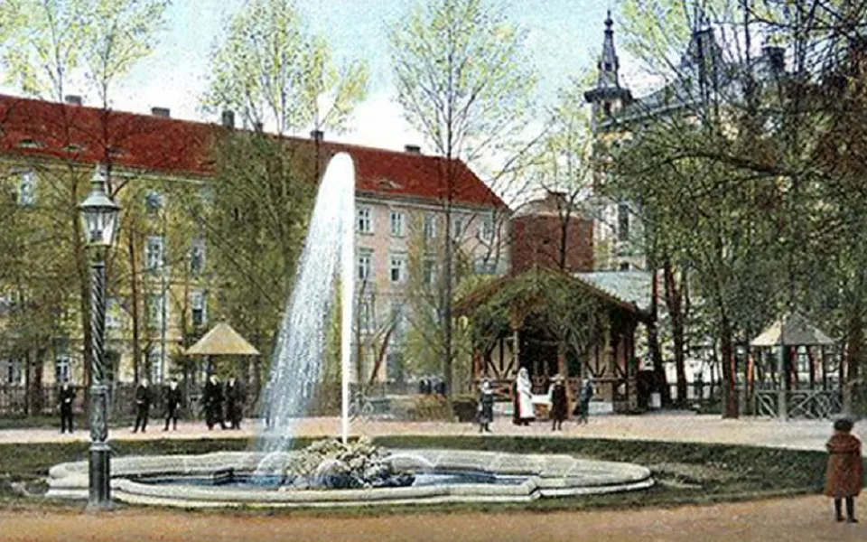 Besední část městských sadů s kašnou z roku 1882.