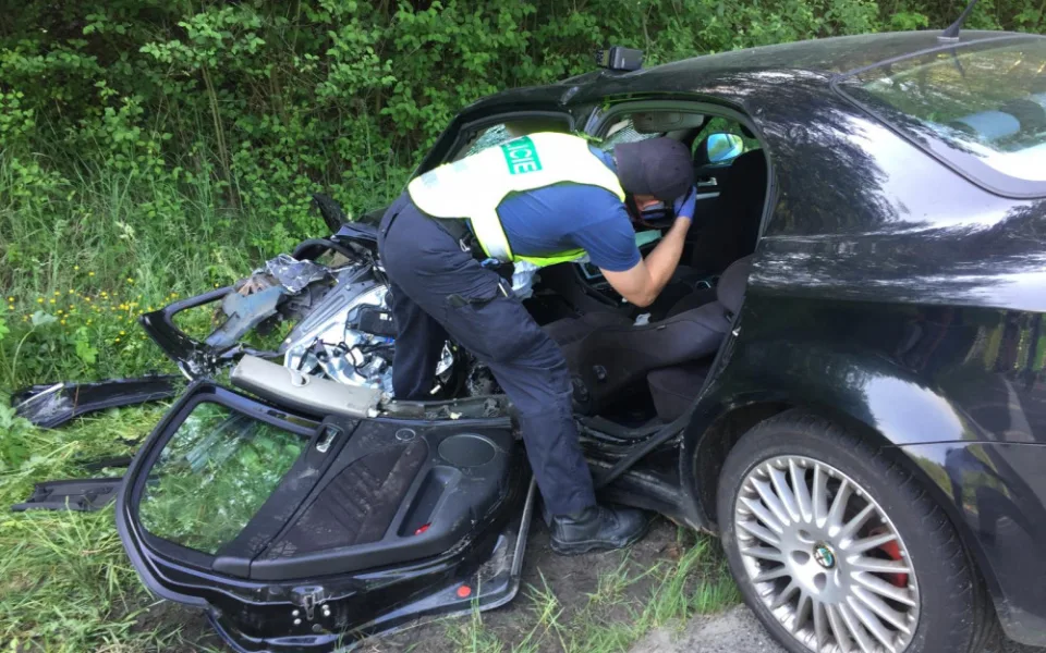 Při čelní srážce dvou osobních aut v úterý 29. května u obce Radobytce na Písecku zemřela řidička.