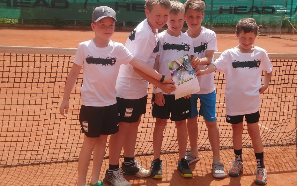 V letošní sezoně reprezentuje budějcký tenisový klub LTC Tonstav – Service v soutěžích šest týmů.
