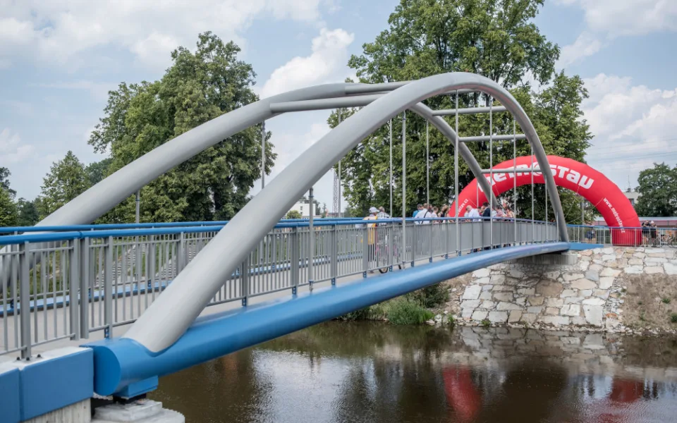 Nová lávka u Meteoru je otevřena. Pokračování cyklostezky ale brání výkup pozemků