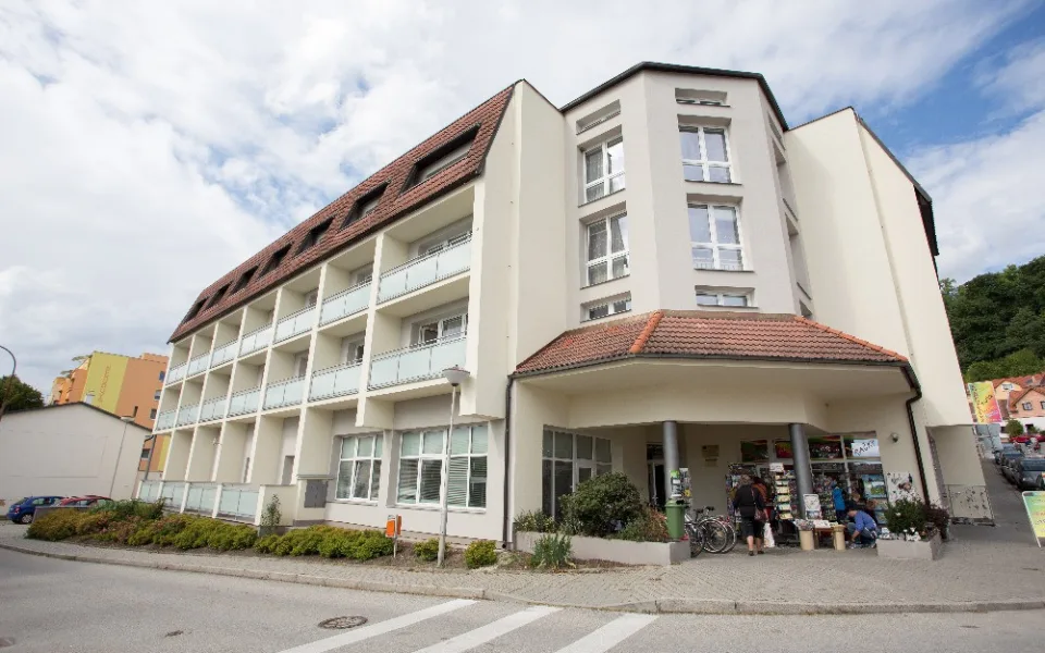 Hlubocký domov důchodců nabízí i takzvané odlehčovací služby, které slouží především k tomu, aby si rodiny odpočinuly od náročné péče o své blízké.