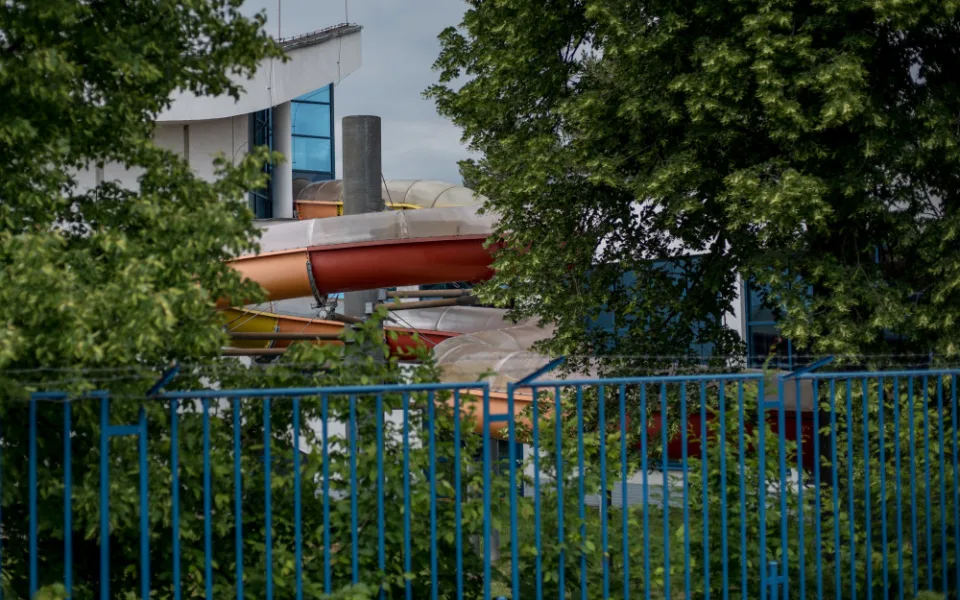 Starý tobogán na budějcké plovárně.