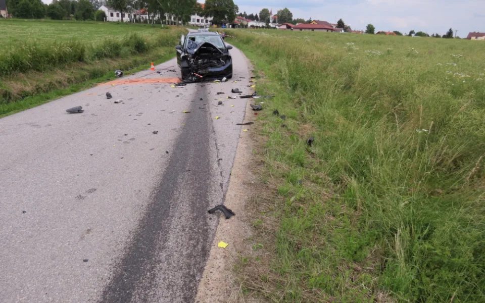 Při nehodě u Besednic zemřel motorkář.