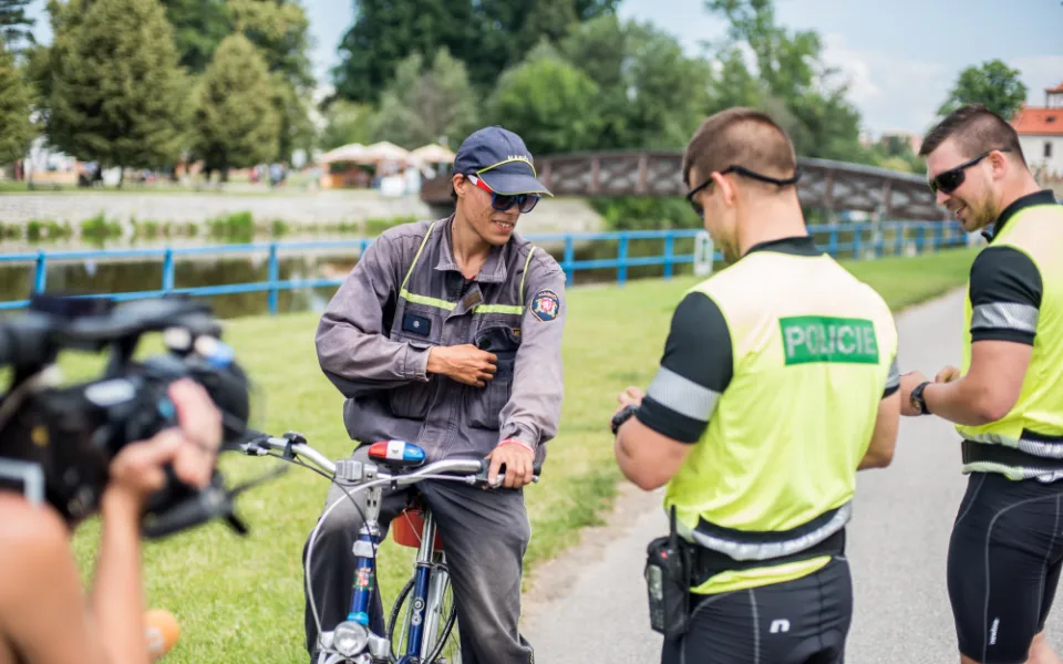 Policisté se při kontrolách zaměřují na cyklisty.