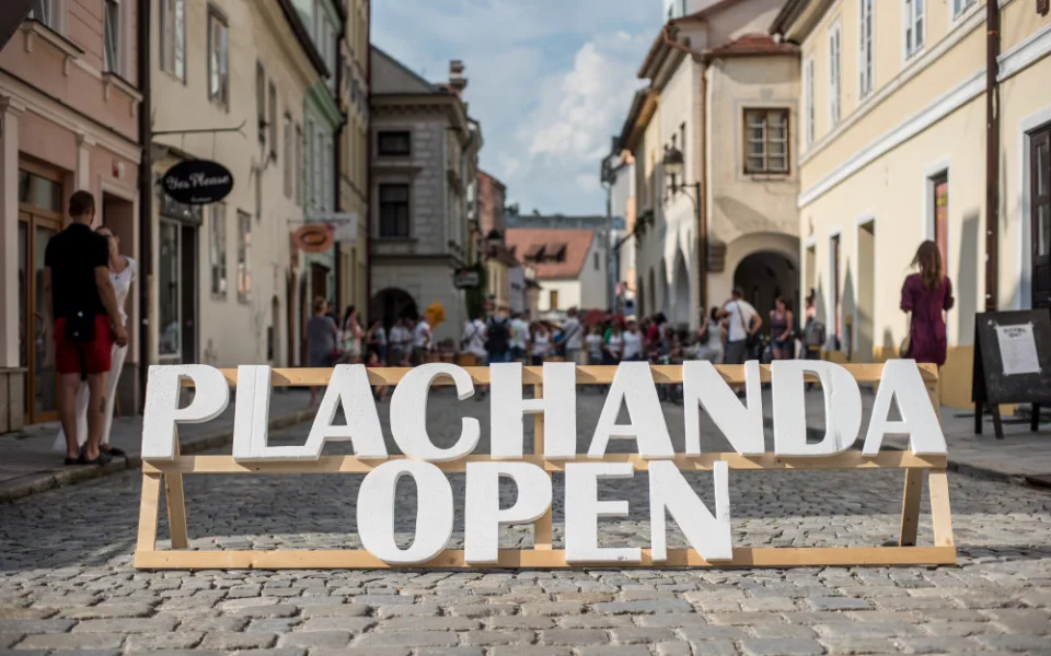 Plachanda open