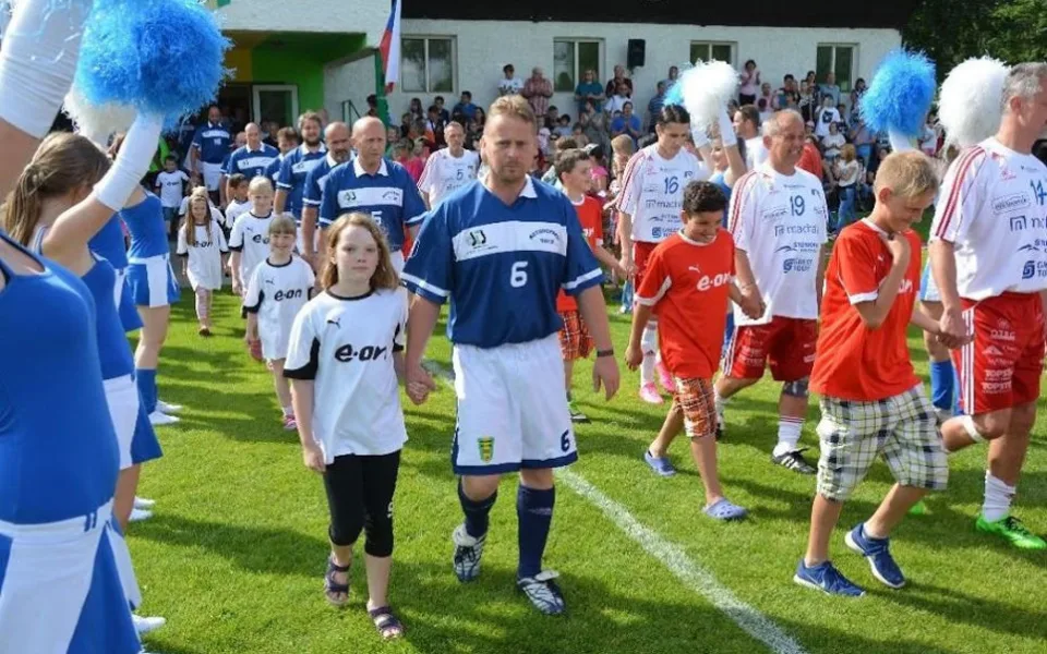 Fotbalová exhibice se uskuteční v sobotu 23. června ve Strunkovicích nad Blanicí.