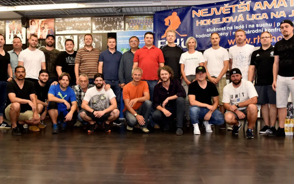 Vyhlášení výsledků Rybníkářské hokejové ligy 2017/2018.