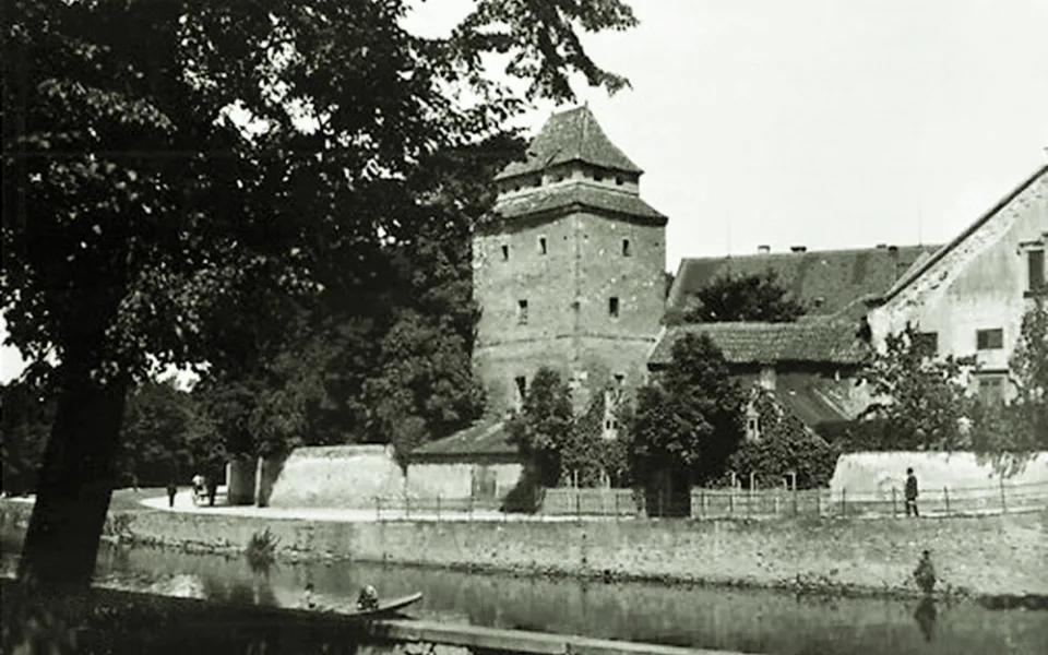 Hradební věž Železná panna na začátku 20. století.