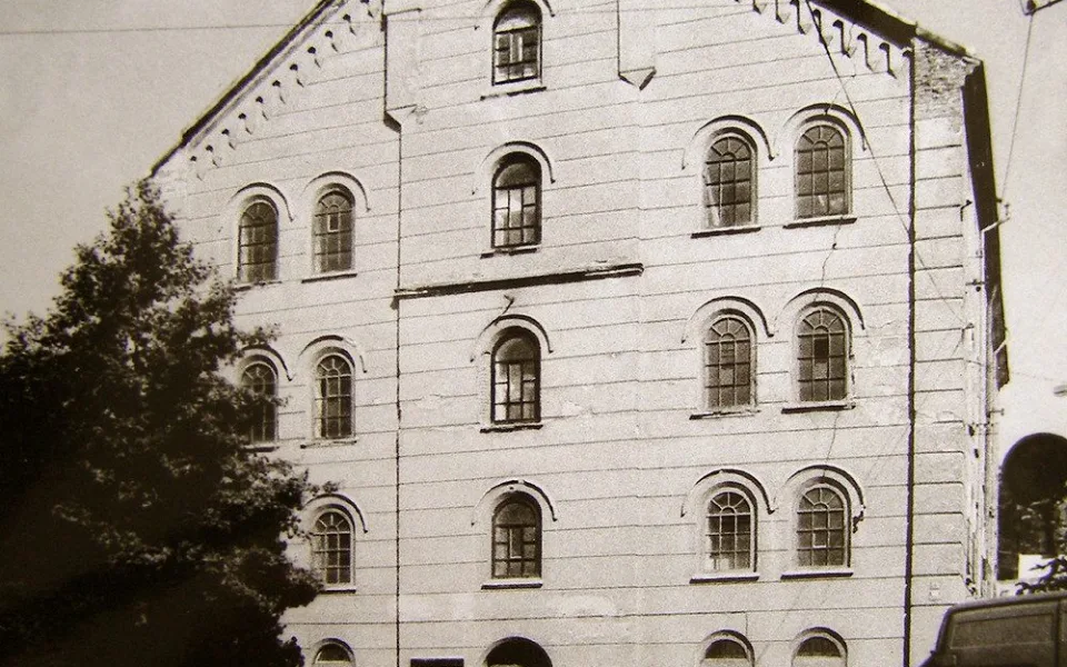 Přední mlýn, dnes Hotel Budweis, před rokem 1990.