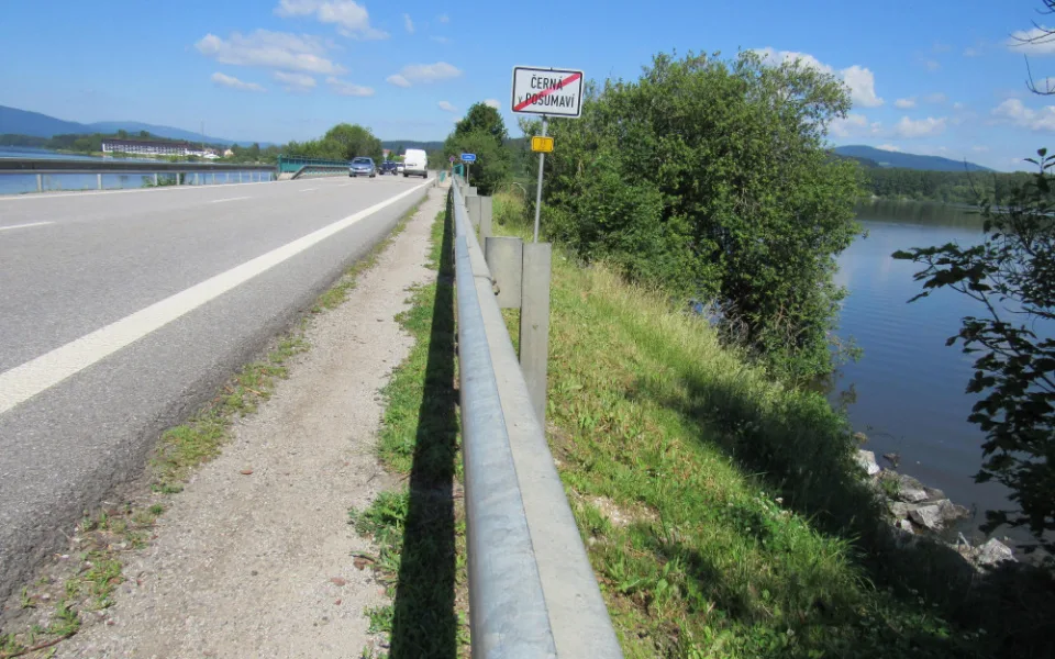 V Černé v Pošumaví postaví cyklostezku za 43 milionů korun, která povede nad hladinou malého Lipna.