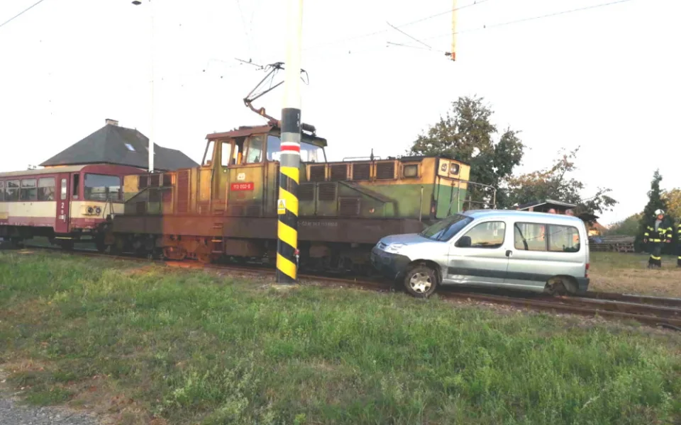 Během posledních pěti dní jde o třetí nehodu vlaku s osobním automobilem.