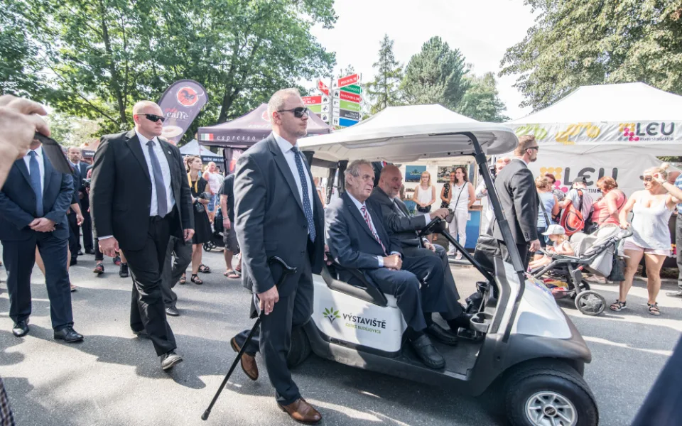 Ani letos nechyběl na slavnostním zahájení mezinárodního agrosalonu Země živitelka v Českých Budějovicích prezident České republiky Miloš Zeman.