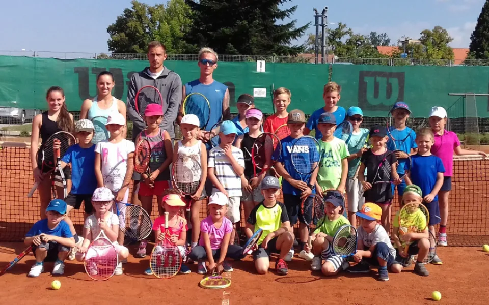 Tenisový klub LTC Tonstav - Service České Budějovice pořádá v úterý 4. září od 17:00 hodin nábor dětí narozených v letech 2010 až 2013.