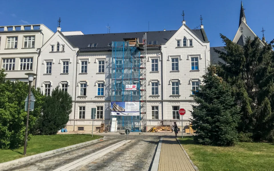 Ve škole bude bezbariérový přístup.