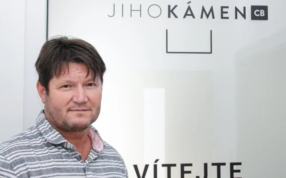 Roman Komrska z českobudějovického kamenictví Jihokámen CB.