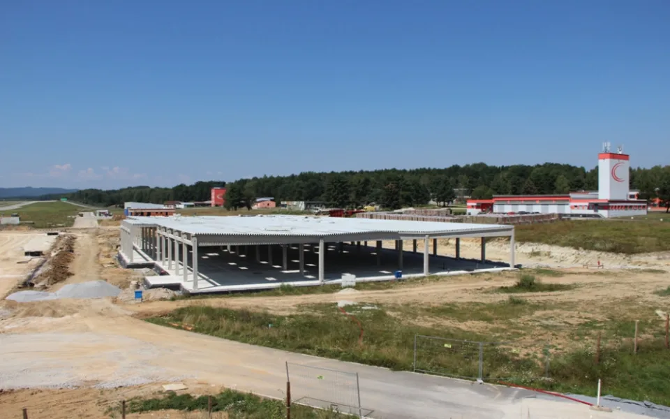 Během poslední modernizační etapy byla již téměř dokončena hrubá stavba budovy pro techniky a nový terminál již začíná dostávat svoji podobu.
