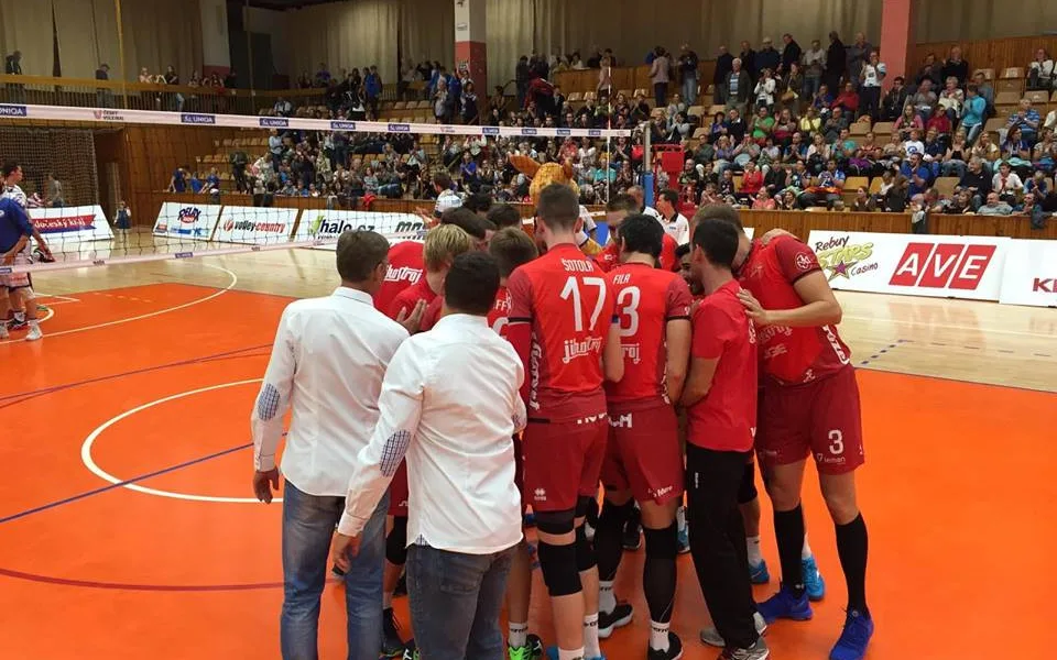 Start soutěže se povedl volejbalistům Jihostroje na výbornou