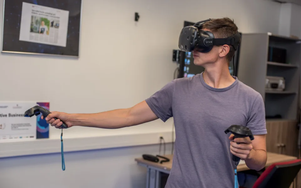 Virtuální realita jako pomocník manažerů i léčba strachu z pavouků nebo výšek.