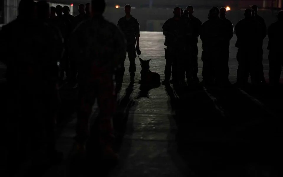 S Procházkou se už před odletem z Afghánistánu na bagrámském letišti rozloučili jeho kolegové.