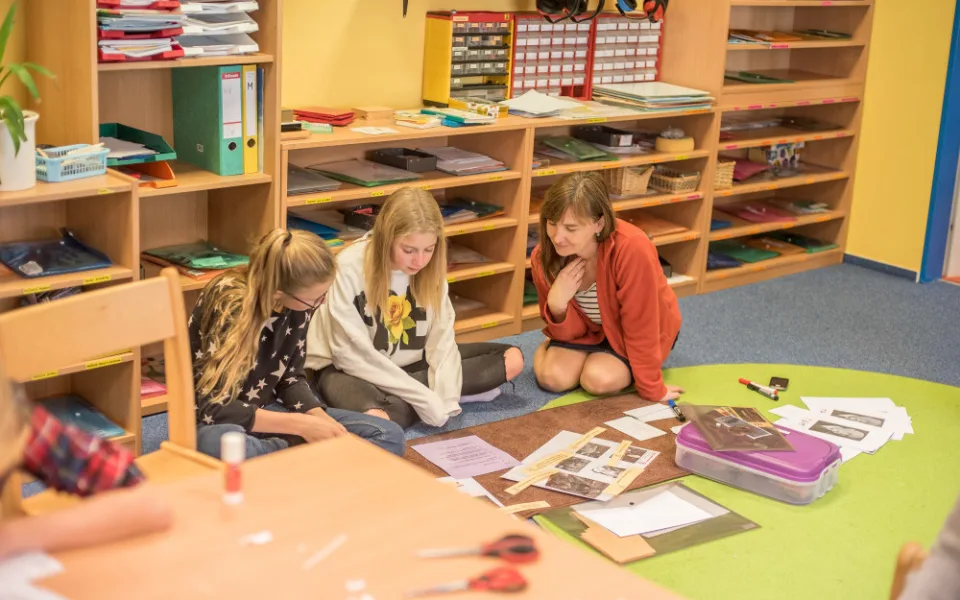 Století proletělo i budějckou montessori školou. Děti zaujaly bony