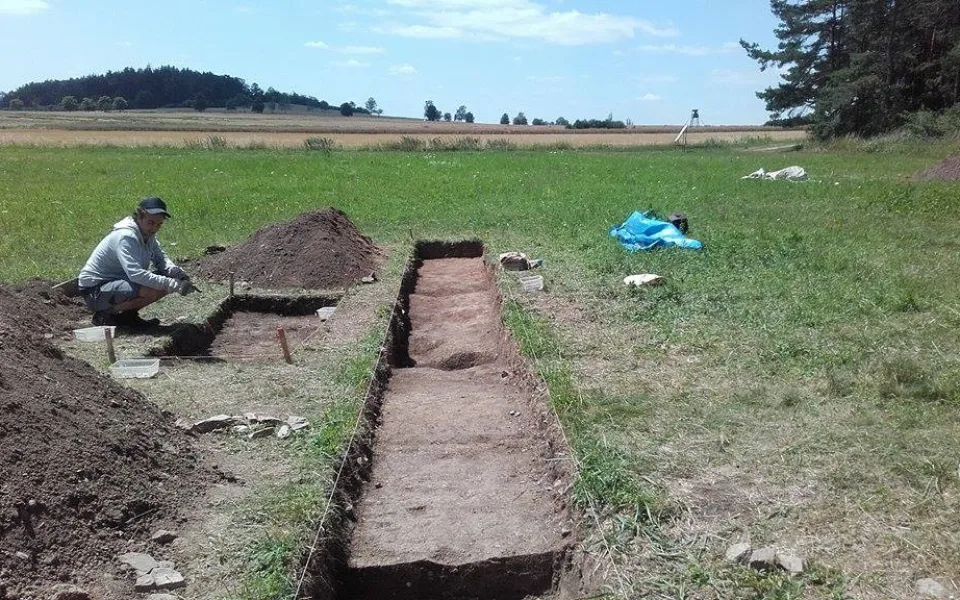 Archeologové zatím nenašli v Letech hromadné hroby Romů.