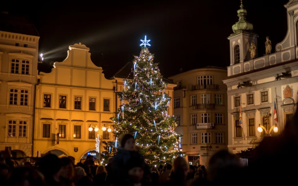 Loňský vánoční strom se stal nejkrásnějším v republice.