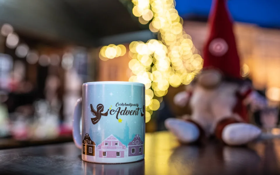 Chceš levnější kafe a zdravější planetu? Přijď na s vlastním hrnečkem
