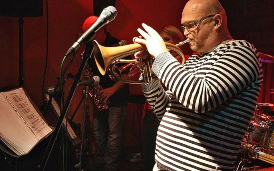 HE band chystá ve Slavii pořádnou vánoční party