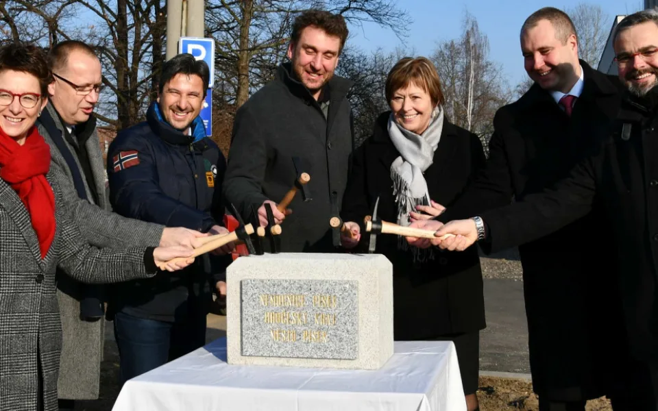 V okolí písecké nemocnice začínají stavební práce