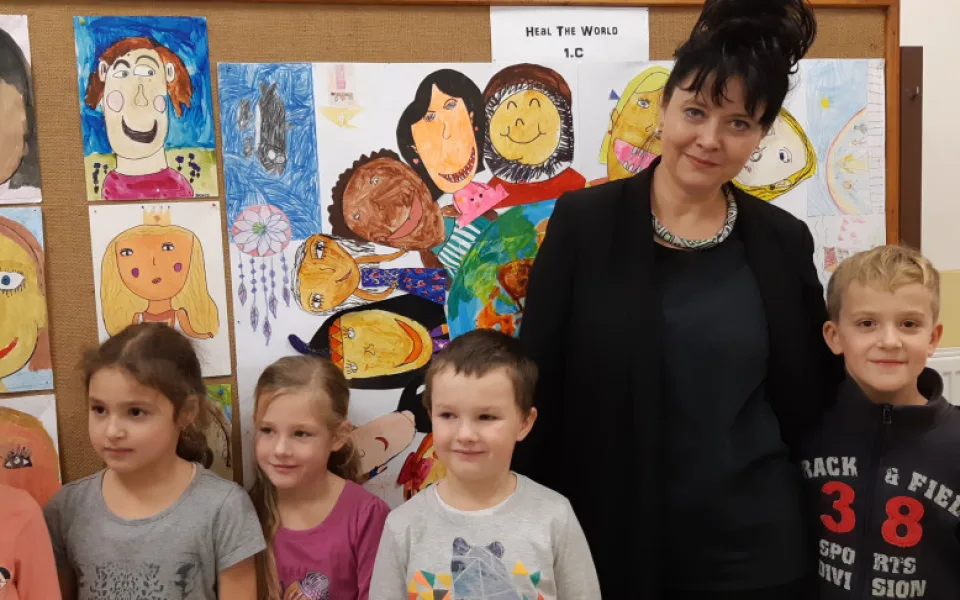 Žáci rudolfovské základy malují pro UNICEF