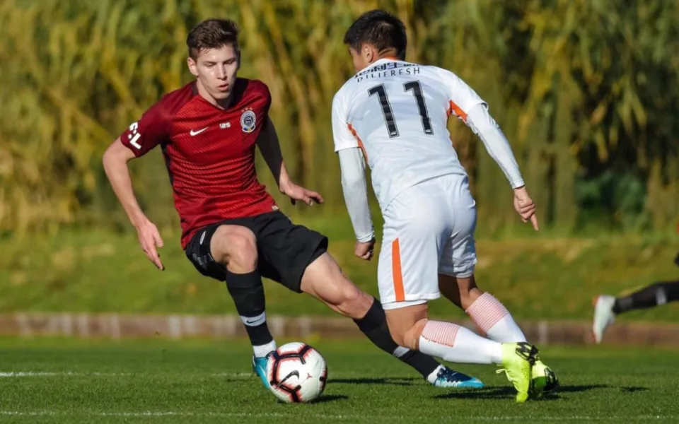 Středovou řadu Dynama posílí Daniel Mareček