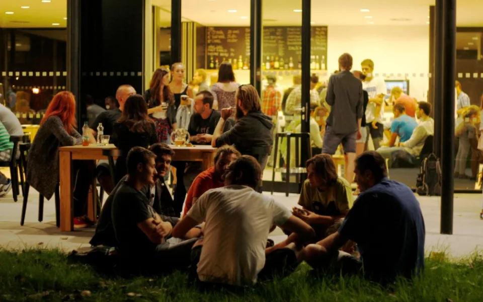 Benefiční festival Světlo Bazalce rozhýbe Kampu
