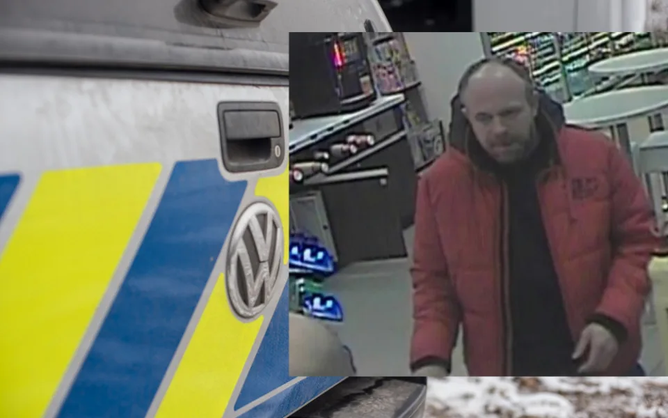 Policisté pátrají po muží z fotografie