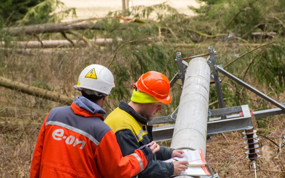Energetici odvolali kalamitní stav na jihu Čech. Bez elektřiny zůstává stovka domácností