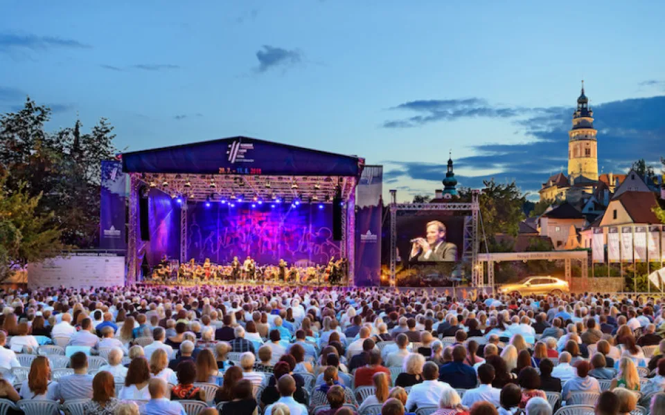 Mezinárodní hudební festival láká do Krumlova na moderní gospely, slavné operní árie nebo keltskou hudbu