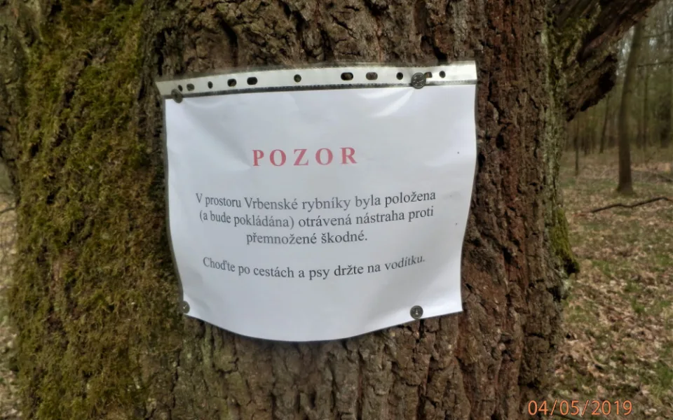 Cedule u Vrbenských rybníků