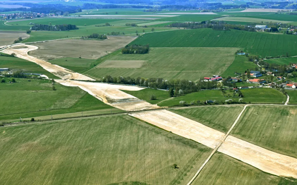 České Budějovice objektivem Milana Bindera a perem Martina Maršíka: Konečně dálnice, ale…