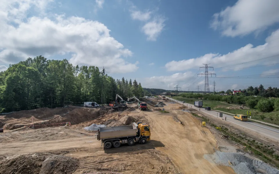 Italská firma, která staví dálnici D3 má další problém. Po Slovensku vypovědělo smlouvu i Polsko