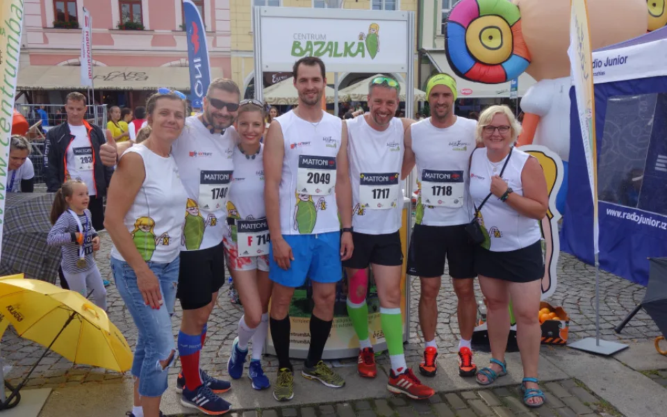 Bratři Smržovi předají Bazalce své tři helmy. Symbolizovat budou ochrannou ruku