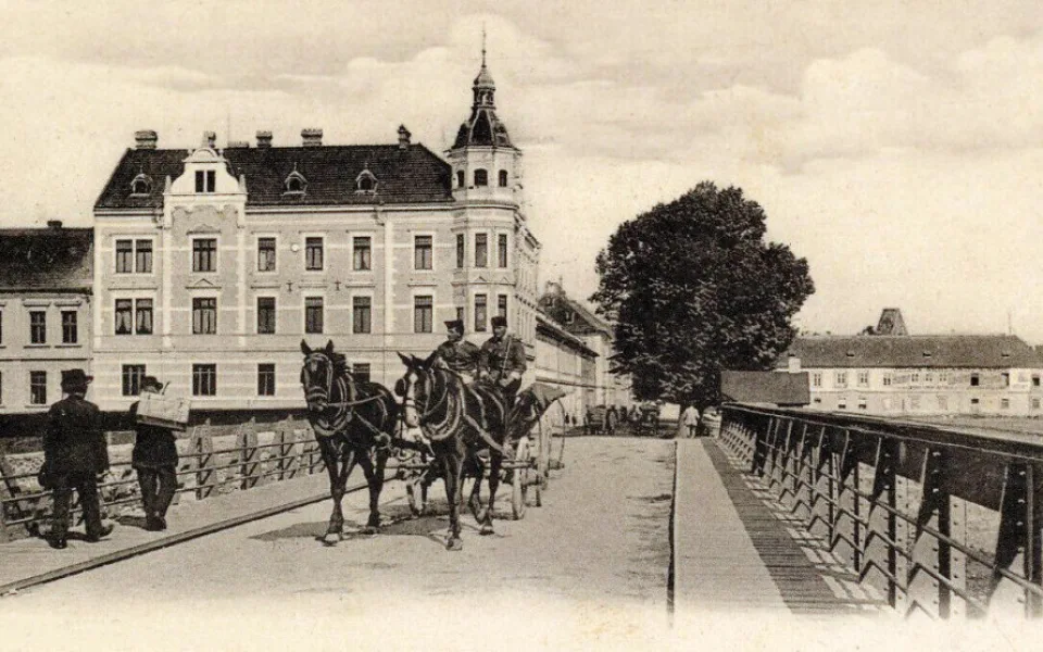 První železný Dlouhý most po roce 1904.