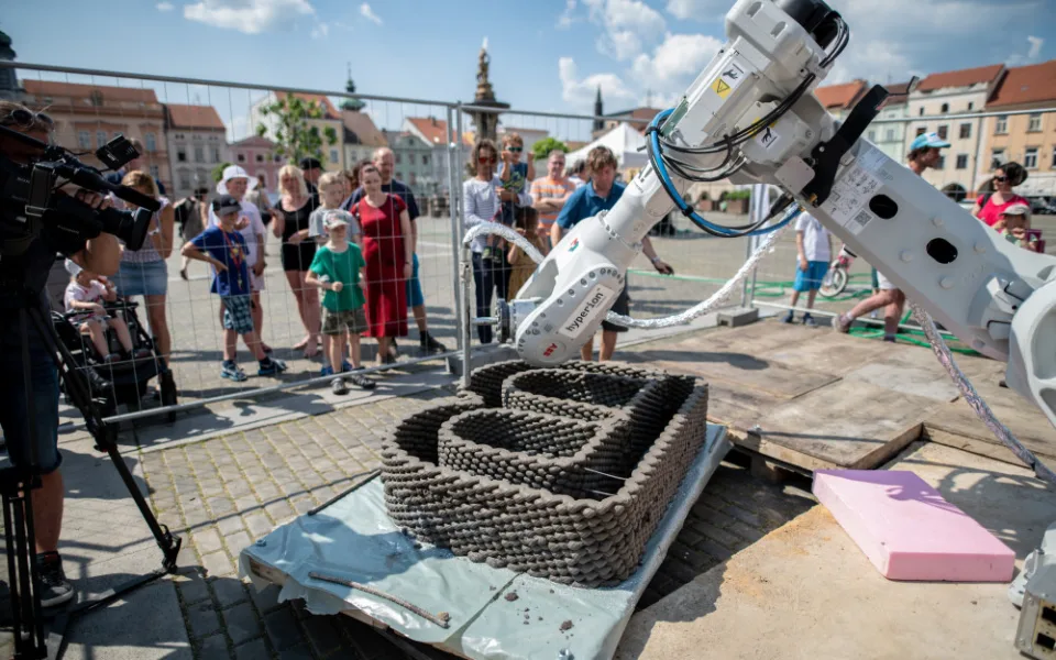 V Budějcích začal sochařský festival, sochy tiskne i robot